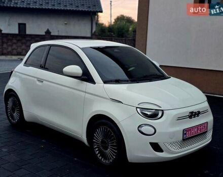 Белый Фиат 500e, объемом двигателя 0 л и пробегом 28 тыс. км за 13999 $, фото 24 на Automoto.ua