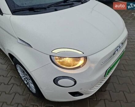 Белый Фиат 500e, объемом двигателя 0 л и пробегом 25 тыс. км за 14200 $, фото 10 на Automoto.ua