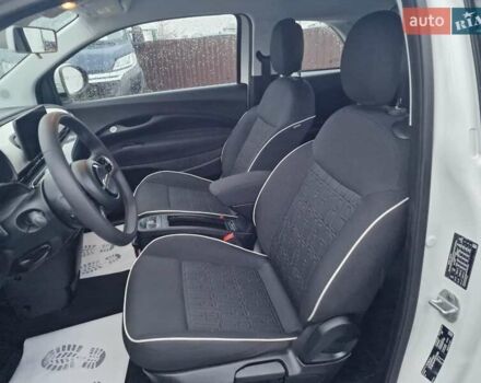 Белый Фиат 500e, объемом двигателя 0 л и пробегом 25 тыс. км за 14200 $, фото 29 на Automoto.ua