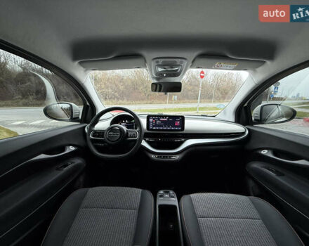 Белый Фиат 500e, объемом двигателя 0 л и пробегом 21 тыс. км за 13999 $, фото 3 на Automoto.ua