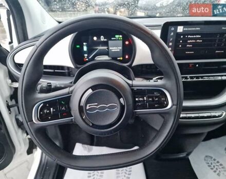 Белый Фиат 500e, объемом двигателя 0 л и пробегом 25 тыс. км за 14200 $, фото 32 на Automoto.ua