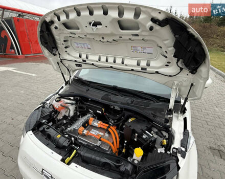 Белый Фиат 500e, объемом двигателя 0 л и пробегом 21 тыс. км за 13999 $, фото 15 на Automoto.ua