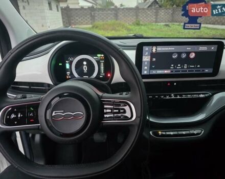 Белый Фиат 500e, объемом двигателя 0 л и пробегом 28 тыс. км за 13999 $, фото 36 на Automoto.ua