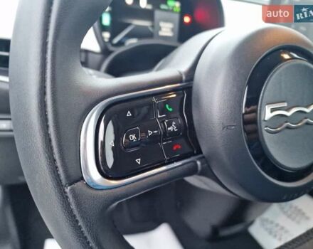 Белый Фиат 500e, объемом двигателя 0 л и пробегом 25 тыс. км за 14200 $, фото 35 на Automoto.ua