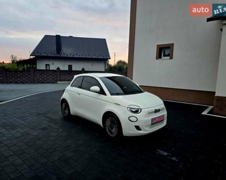 Белый Фиат 500e, объемом двигателя 0 л и пробегом 28 тыс. км за 13999 $, фото 19 на Automoto.ua