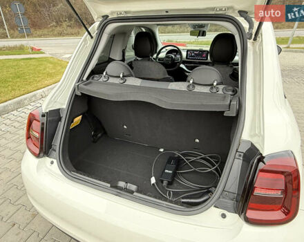 Белый Фиат 500e, объемом двигателя 0 л и пробегом 21 тыс. км за 13999 $, фото 20 на Automoto.ua