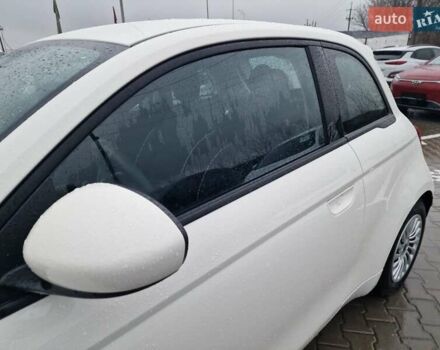Белый Фиат 500e, объемом двигателя 0 л и пробегом 25 тыс. км за 14200 $, фото 8 на Automoto.ua