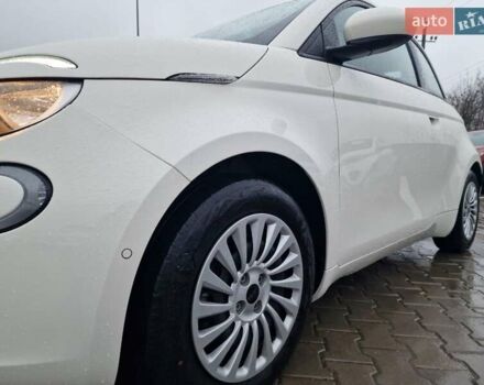 Белый Фиат 500e, объемом двигателя 0 л и пробегом 25 тыс. км за 14200 $, фото 7 на Automoto.ua