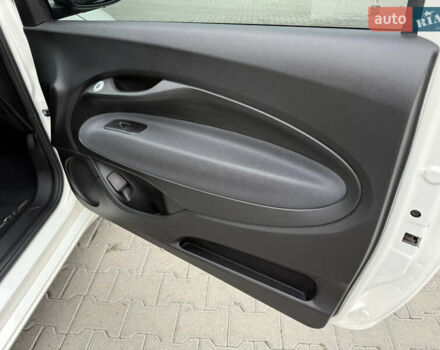 Белый Фиат 500e, объемом двигателя 0 л и пробегом 21 тыс. км за 13999 $, фото 23 на Automoto.ua