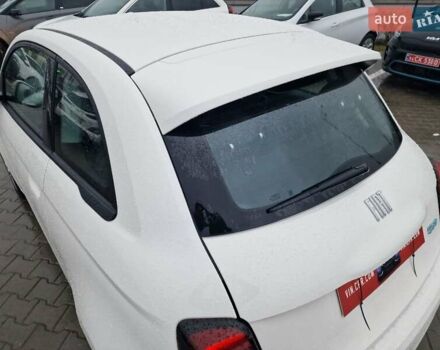 Белый Фиат 500e, объемом двигателя 0 л и пробегом 25 тыс. км за 14200 $, фото 20 на Automoto.ua