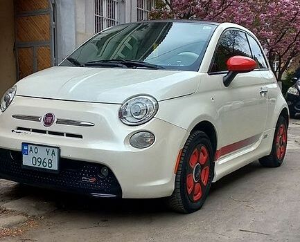 Белый Фиат 500e, объемом двигателя 0 л и пробегом 135 тыс. км за 6000 $, фото 1 на Automoto.ua
