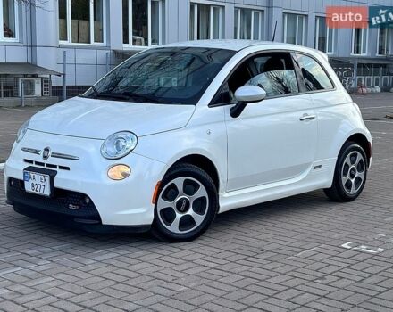 Белый Фиат 500e, объемом двигателя 0 л и пробегом 80 тыс. км за 6798 $, фото 1 на Automoto.ua