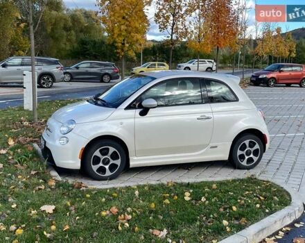 Белый Фиат 500e, объемом двигателя 0 л и пробегом 58 тыс. км за 9069 $, фото 1 на Automoto.ua