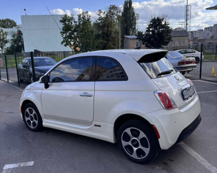 Белый Фиат 500e, объемом двигателя 0 л и пробегом 77 тыс. км за 8900 $, фото 1 на Automoto.ua