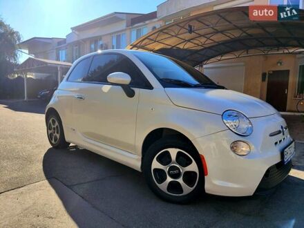 Белый Фиат 500e, объемом двигателя 0 л и пробегом 64 тыс. км за 9399 $, фото 1 на Automoto.ua