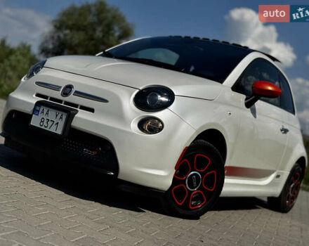 Белый Фиат 500e, объемом двигателя 0 л и пробегом 58 тыс. км за 9300 $, фото 1 на Automoto.ua