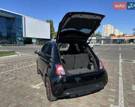 Черный Фиат 500e, объемом двигателя 0 л и пробегом 82 тыс. км за 6500 $, фото 17 на Automoto.ua