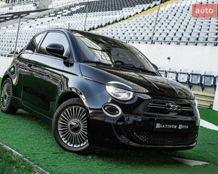 Черный Фиат 500e, объемом двигателя 0 л и пробегом 16 тыс. км за 16900 $, фото 4 на Automoto.ua