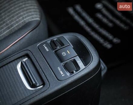 Черный Фиат 500e, объемом двигателя 0 л и пробегом 16 тыс. км за 16900 $, фото 32 на Automoto.ua