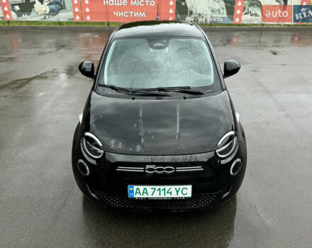 Черный Фиат 500e, объемом двигателя 0 л и пробегом 28 тыс. км за 14900 $, фото 2 на Automoto.ua