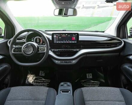 Черный Фиат 500e, объемом двигателя 0 л и пробегом 16 тыс. км за 16900 $, фото 17 на Automoto.ua