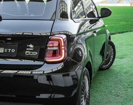 Черный Фиат 500e, объемом двигателя 0 л и пробегом 16 тыс. км за 16900 $, фото 35 на Automoto.ua