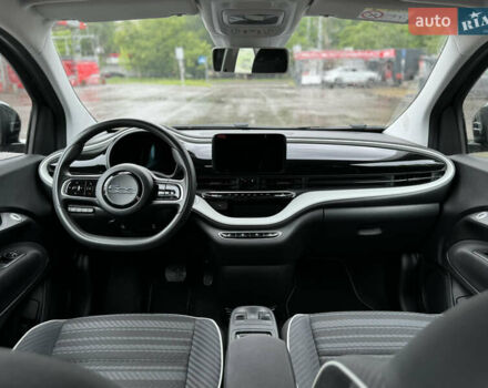 Черный Фиат 500e, объемом двигателя 0 л и пробегом 28 тыс. км за 14900 $, фото 28 на Automoto.ua
