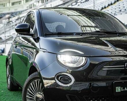 Черный Фиат 500e, объемом двигателя 0 л и пробегом 16 тыс. км за 16900 $, фото 3 на Automoto.ua