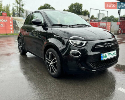 Черный Фиат 500e, объемом двигателя 0 л и пробегом 28 тыс. км за 14900 $, фото 24 на Automoto.ua