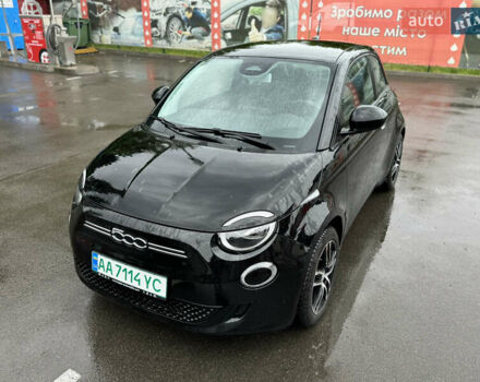 Черный Фиат 500e, объемом двигателя 0 л и пробегом 28 тыс. км за 14900 $, фото 4 на Automoto.ua
