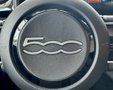 Черный Фиат 500e, объемом двигателя 0 л и пробегом 14 тыс. км за 16499 $, фото 29 на Automoto.ua