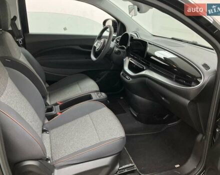 Черный Фиат 500e, объемом двигателя 0 л и пробегом 14 тыс. км за 16499 $, фото 32 на Automoto.ua