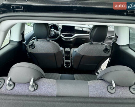 Черный Фиат 500e, объемом двигателя 0 л и пробегом 14 тыс. км за 16499 $, фото 41 на Automoto.ua