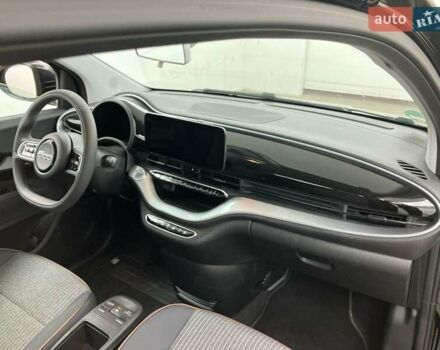 Черный Фиат 500e, объемом двигателя 0 л и пробегом 14 тыс. км за 16499 $, фото 33 на Automoto.ua