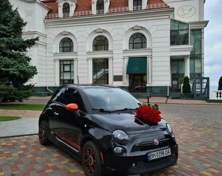 Черный Фиат 500e, объемом двигателя 0 л и пробегом 82 тыс. км за 6500 $, фото 1 на Automoto.ua