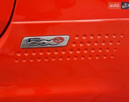 Красный Фиат 500e, объемом двигателя 0 л и пробегом 86 тыс. км за 8790 $, фото 3 на Automoto.ua