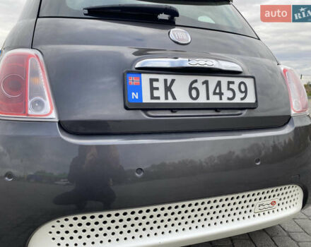 Серый Фиат 500e, объемом двигателя 0 л и пробегом 96 тыс. км за 6250 $, фото 24 на Automoto.ua