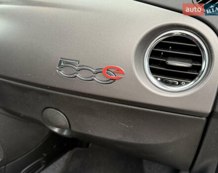 Серый Фиат 500e, объемом двигателя 0 л и пробегом 46 тыс. км за 6999 $, фото 31 на Automoto.ua