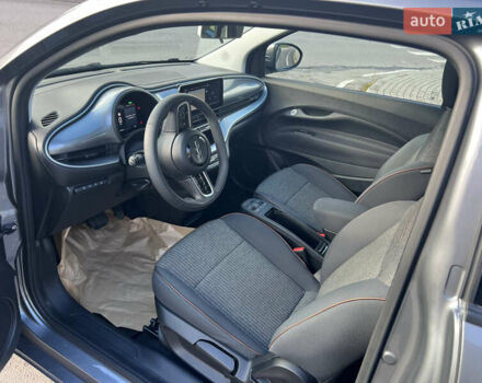 Серый Фиат 500e, объемом двигателя 0 л и пробегом 31 тыс. км за 12700 $, фото 11 на Automoto.ua