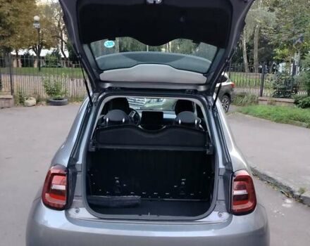 Сірий Фіат 500e, об'ємом двигуна 0 л та пробігом 4 тис. км за 12500 $, фото 10 на Automoto.ua