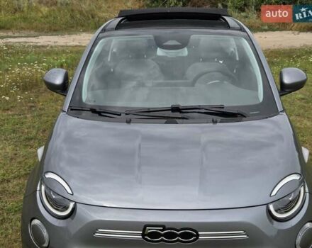 Серый Фиат 500e, объемом двигателя 0 л и пробегом 11 тыс. км за 16500 $, фото 3 на Automoto.ua