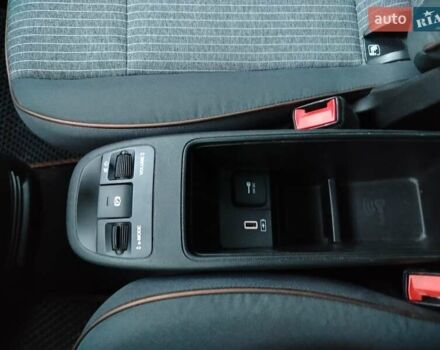 Серый Фиат 500e, объемом двигателя 0 л и пробегом 3 тыс. км за 12500 $, фото 22 на Automoto.ua