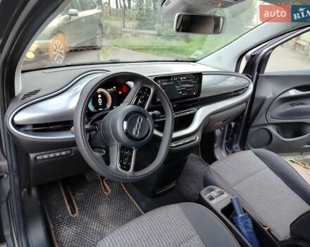 Серый Фиат 500e, объемом двигателя 0 л и пробегом 3 тыс. км за 12500 $, фото 12 на Automoto.ua