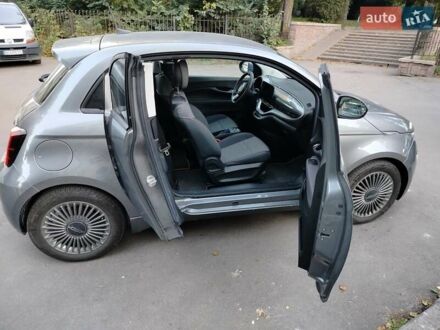 Серый Фиат 500e, объемом двигателя 0 л и пробегом 3 тыс. км за 12500 $, фото 1 на Automoto.ua