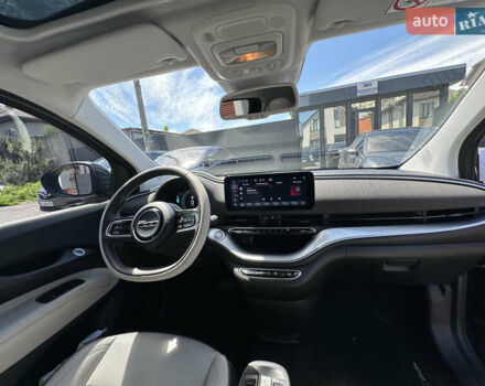 Зеленый Фиат 500e, объемом двигателя 0 л и пробегом 29 тыс. км за 15400 $, фото 18 на Automoto.ua