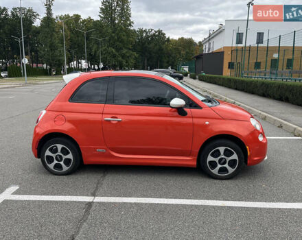 Оранжевый Фиат 500e, объемом двигателя 0 л и пробегом 129 тыс. км за 5800 $, фото 4 на Automoto.ua