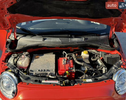 Оранжевый Фиат 500e, объемом двигателя 0 л и пробегом 61 тыс. км за 5200 $, фото 13 на Automoto.ua