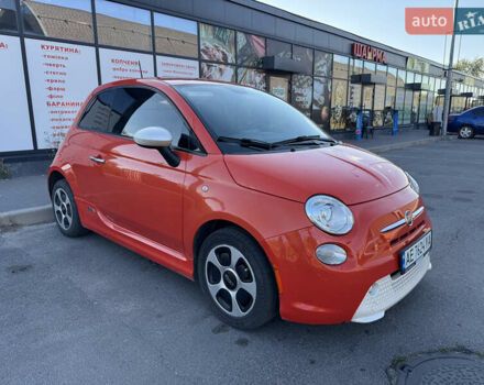 Оранжевый Фиат 500e, объемом двигателя 0 л и пробегом 101 тыс. км за 7300 $, фото 5 на Automoto.ua