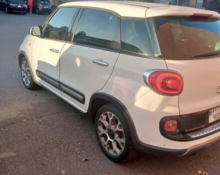 Фиат 500L 2013 в Киеве на Automoto.ua Белый Фиат 500L, объемом двигателя 1.37 л и пробегом 111 тыс. км за 7400 $, фото 1 на Automoto.ua