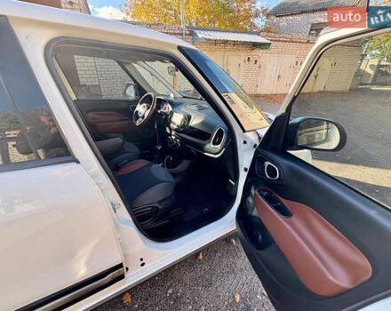 Белый Фиат 500L, объемом двигателя 1.37 л и пробегом 176 тыс. км за 8150 $, фото 8 на Automoto.ua